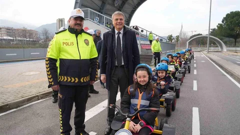 Oyak Renault'dan Güvenli Adımlar Projesi