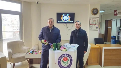 Çermik’te Öğretmenlere Çiçekli Karşılama