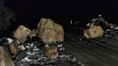 İki Köye Giden Yol Geçici Olarak Kapatıldı