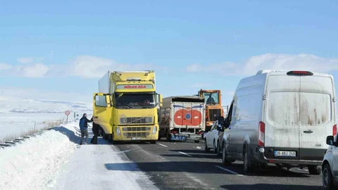 Kars’ta Kapanan Karayolu Yeniden Açıldı