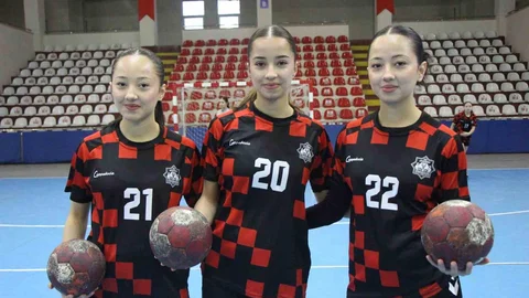 Amasya'da Üçüz Hentbolcular Dikkat Çekiyor