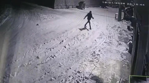 Nevşehir'de Bahçeye Giren Kurtlar Kovaladı