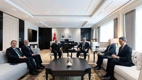Hakan Fidan, KİB Genel Sekreteri Bahaddin ile Görüştü