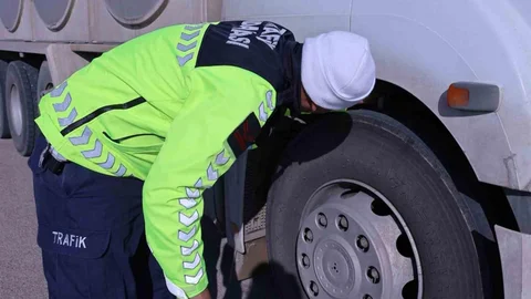 Aksaray'da Kış Lastiği Denetimi Yapıldı