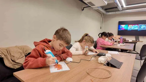 Kartal'da Maker Atölyeleri Öğrencileri Buluşturuyor
