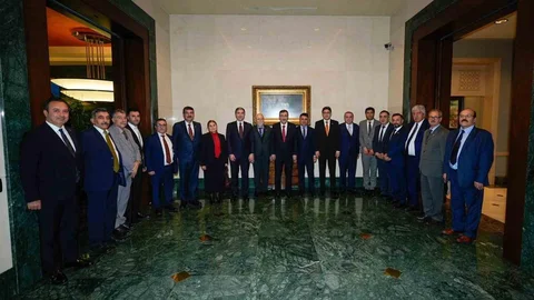 Cumhurbaşkanı Yardımcısı Yılmaz Avrupa'dan gelen Ezidi temsilcilerini kabul etti