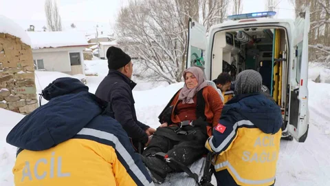 Sivas'ta Hasta İçin Karla Mücadele Ekipleri Seferber Oldu