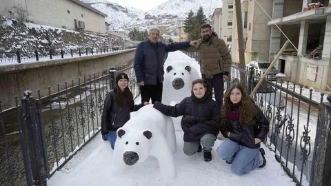 Gümüşhane'de Kardan Ayı Heykeli Yapıldı