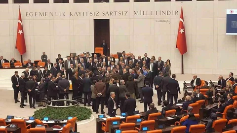 TBMM Genel Kurulu'nda Oy Pusulası Tartışması