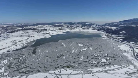 Ladik Gölü'nde Buz Tutma Olayı