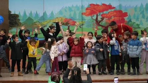 Gölcük'te Tiyatro Şenliği Başladı