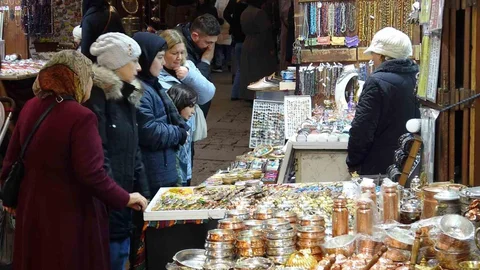 Gaziantep'te Tarihi Çarşılarda Yoğunluk