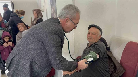 Mobil Sağlık Timleri Köyleri Gezerek Hizmet Veriyor