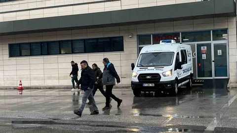 Antalya'da Silahla Ölü Bulunan Kişinin Cenazesi Alındı
