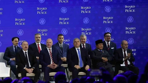 Davos'ta Barış Kurulu İmzalandı