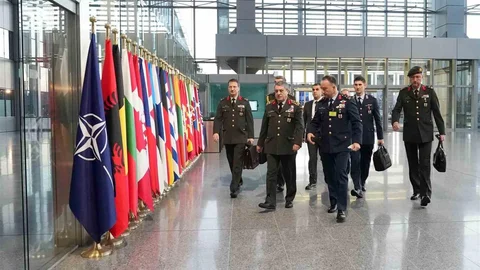 Genelkurmay Başkanı Brüksel'de Ziyaretler Yapıyor