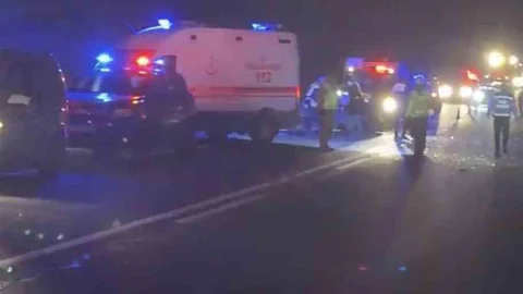 Mardin'de Otomobil ve Ticari Araç Çarpıştı