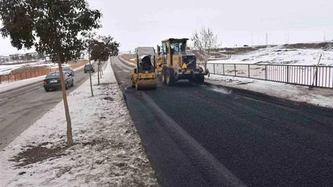 Siirt'te Yol Bakım Çalışmaları Devam Ediyor