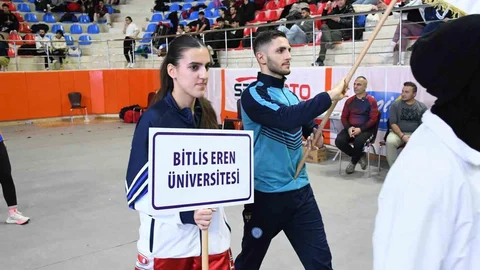 Bitlis'te Kick Boks Şampiyonu Oldu