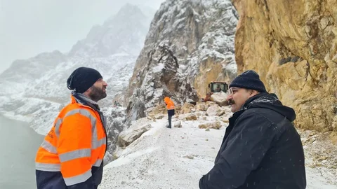Erzincan Taş Yolu'nda Tehlike Oluşturan Taşlar Temizlendi