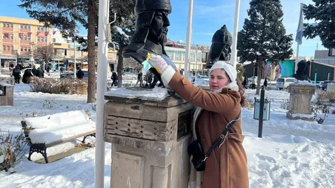 Erzincan'da Duyarlı Öğrenci Davranışı
