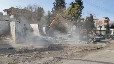 Erzin Sanayi Sitesi Yıkılıyor