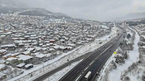 Pozantı'da Kar Yağışı Etkili Oldu