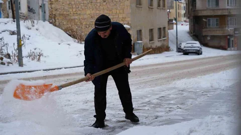 Bayburt'ta Kar Yağışı Etkili Olmaya Devam Ediyor