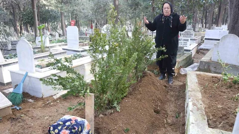 Kayıp Kız Kardeşinin Mezarı Bulundu