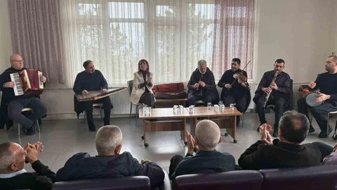 Huzurevi Sakinlerine Anlamlı Konser Verildi