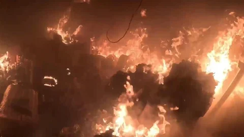 Diyarbakır'da İş Yerinde Yangın Anı Kaydedildi