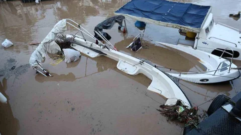 Aydın'da Sağanak Yağış Tekne Batırdı