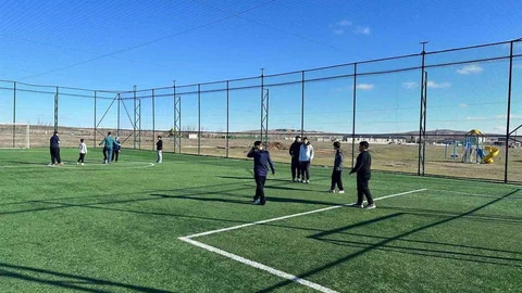 Mahmudiye'deki Spor Tesisleri Açık Kalıyor