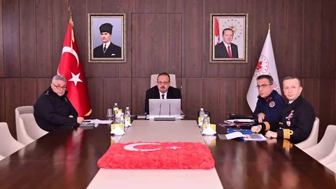 Aydın'da Vali Canbolat ve Bakan Yerlikaya Görüştü