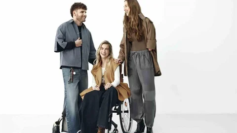 LCW Limitless Yeni Sezon Ürünleri İstanbul'da Satışta