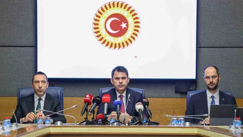 Bakan Kurum: "Deprem Konutları Ödemeleri 2 Yıl Ödemesiz"