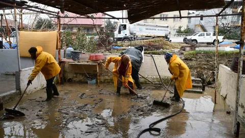 Söke'de Sel Sonrası Temizlik Çalışmaları