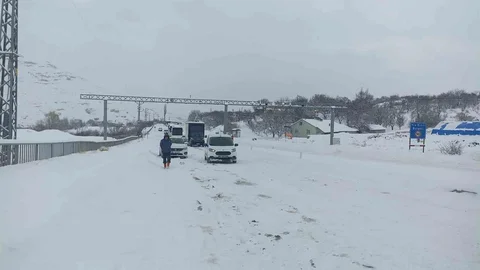 Sivas'ta Mahsur Kalan Yolcular Uğurlandı