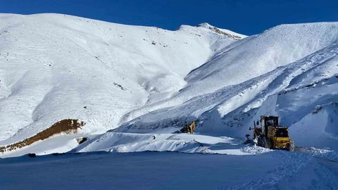 Batman'da Hasta Kepçe ile Taşındı