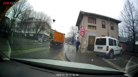 Üsküdar'da Kamyon Kaza Yaptı