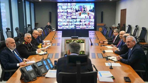 Bakan Yerlikaya, 81 Valiyi Topladı