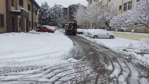 Şehitkamil’de Karla Mücadele Devam Ediyor