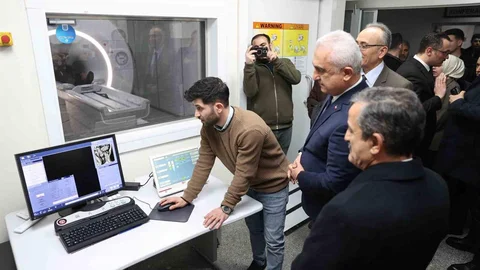 Muş’ta Yapay Zeka Destekli MR Cihazı Hizmete Girdi