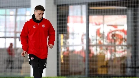 Sivasspor Kapalı Sahada Antrenman Yaptı