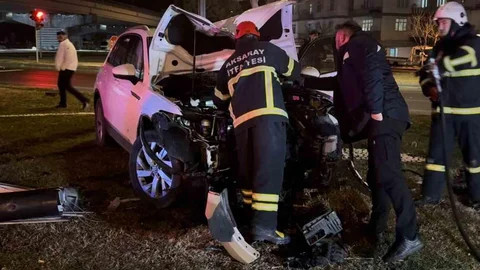 Aksaray’da Yangın Çıkan Araç Kazası