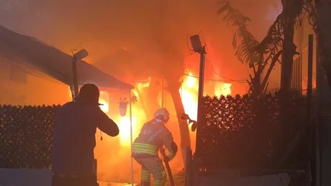 Samandağ'da Konteyner Yangını Meydana Geldi