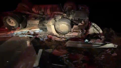 Aksaray'da Tır Devrildi, Sürücü Hayatını Kaybetti