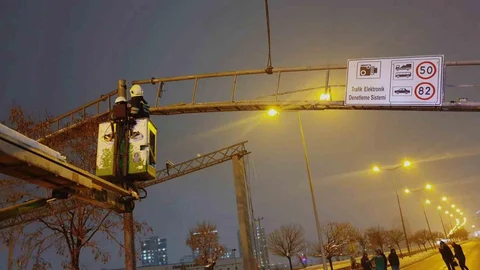 Diyarbakır'da Trafik Levhası Onarıldı