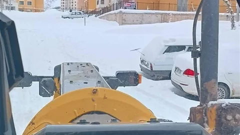 Gölbaşı'nda Kar Temizleme Çalışmaları Devam Ediyor