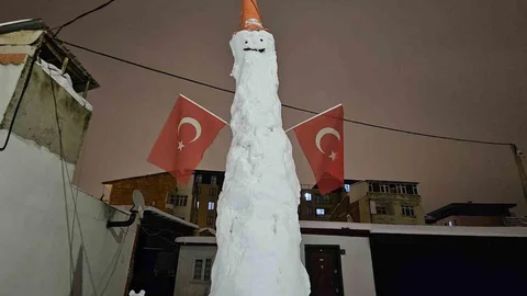 Elazığ'da Dev Kardan Adam İlgileri Üzerine Çekti